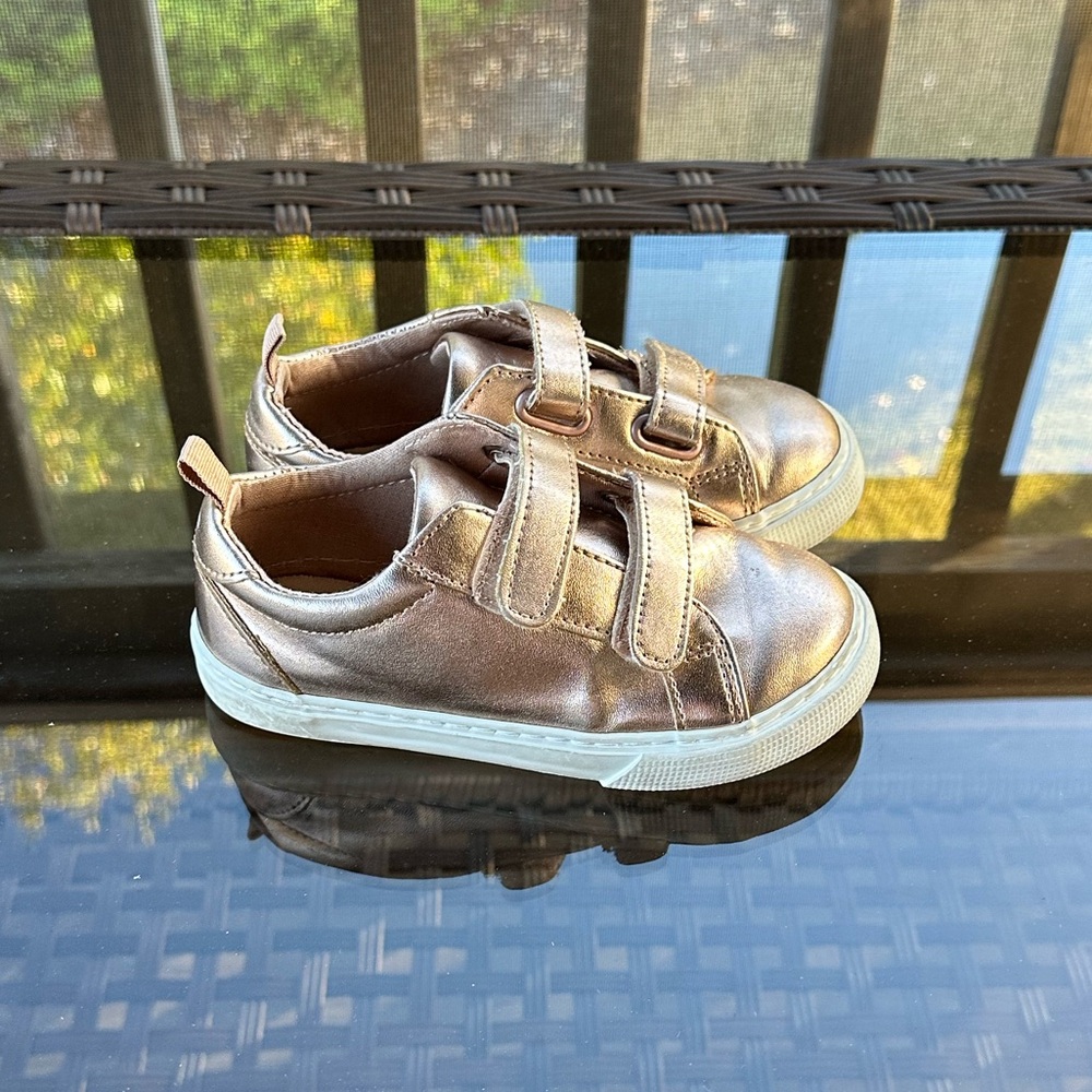 Gap Kids Metallic Rose Gold Sneakers Size 10